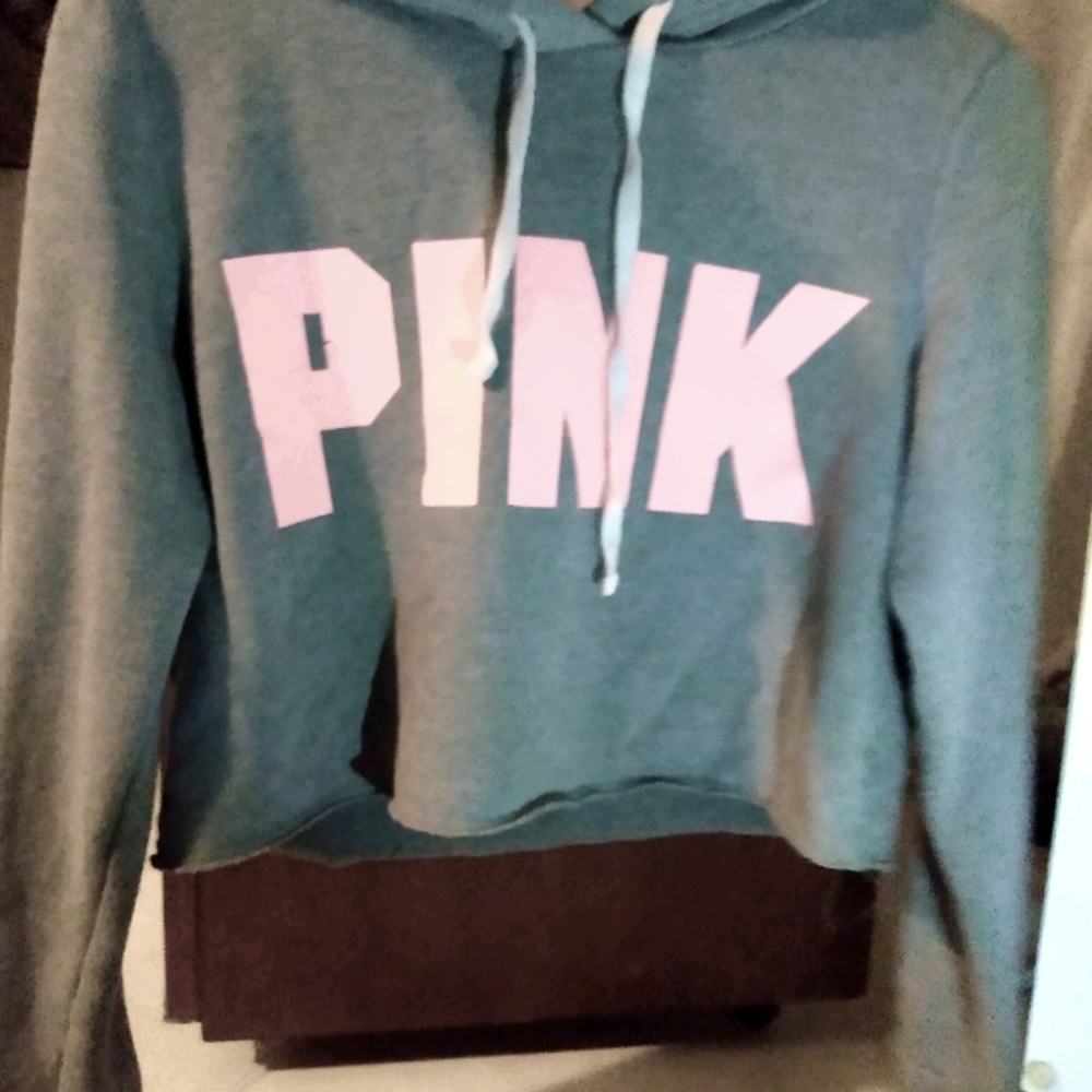Pink cropped top hoodie. Very well made.tu⁶